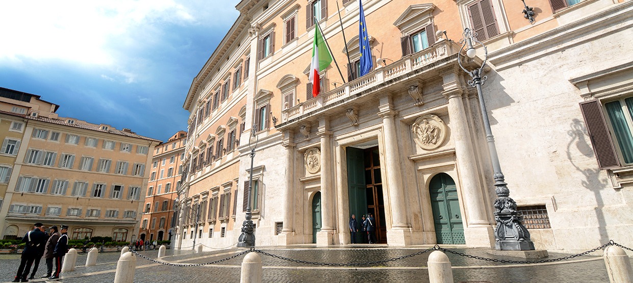 Decreto-legge recante “Disposizioni urgenti per il Piano Casa” (C. 2920)